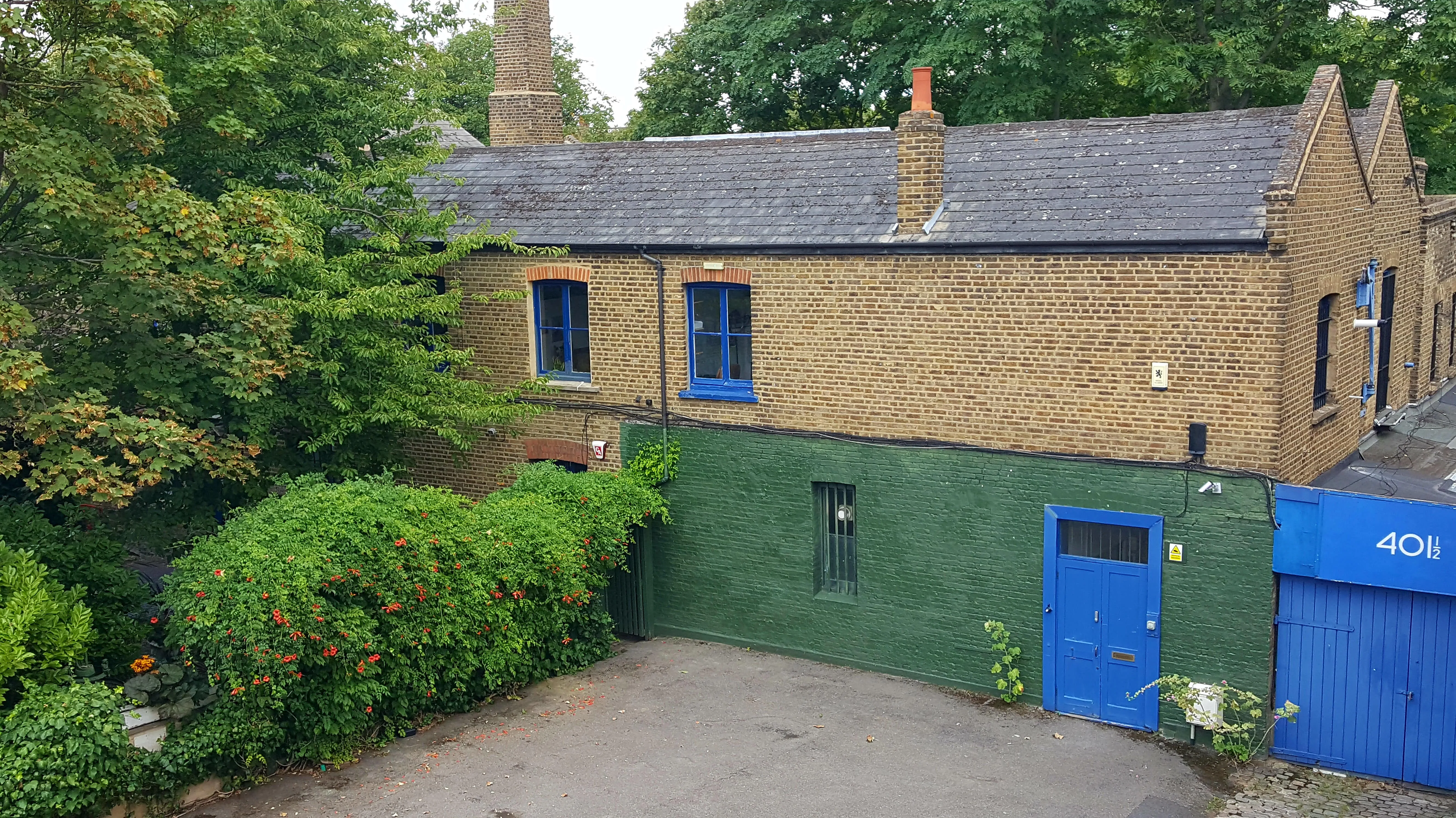 About 401½ image 1